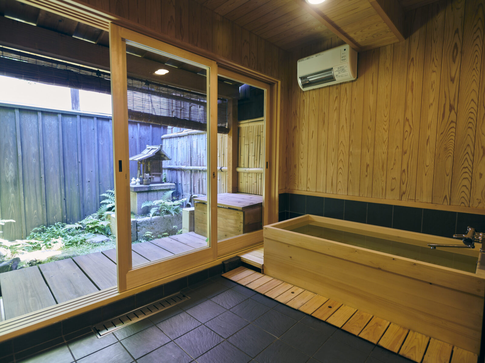 MACHIYA : SAUNA KYOTO | re:sauna 【男女利用可 | 宿泊可 | 完全貸切 